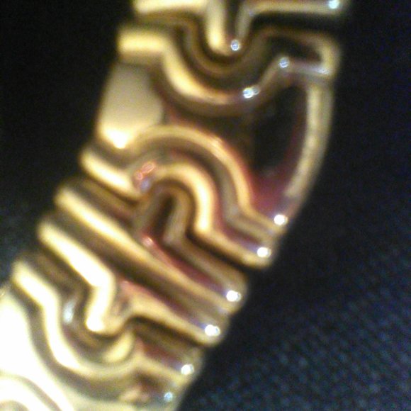 Goldtone Stamped Metal Link Choker/Earrings - Picture 2 of 4